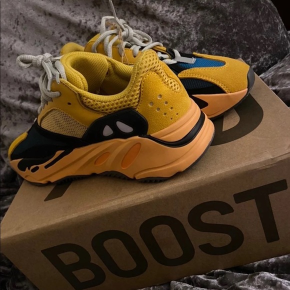 Yeezy 700 “sun”